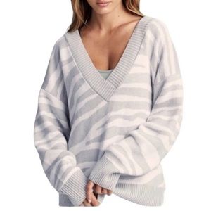 Varley Anthropologie Calvert Zebra Striped V-Neck Oversized Sweater XS